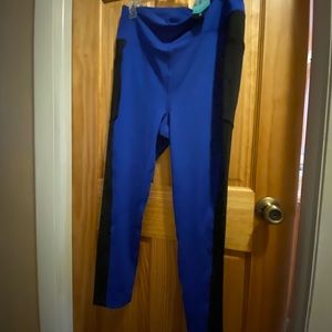 LulaRoe Rise Brave cropped leggings